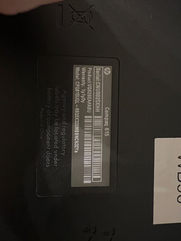 2 laptopy z ładowarkami