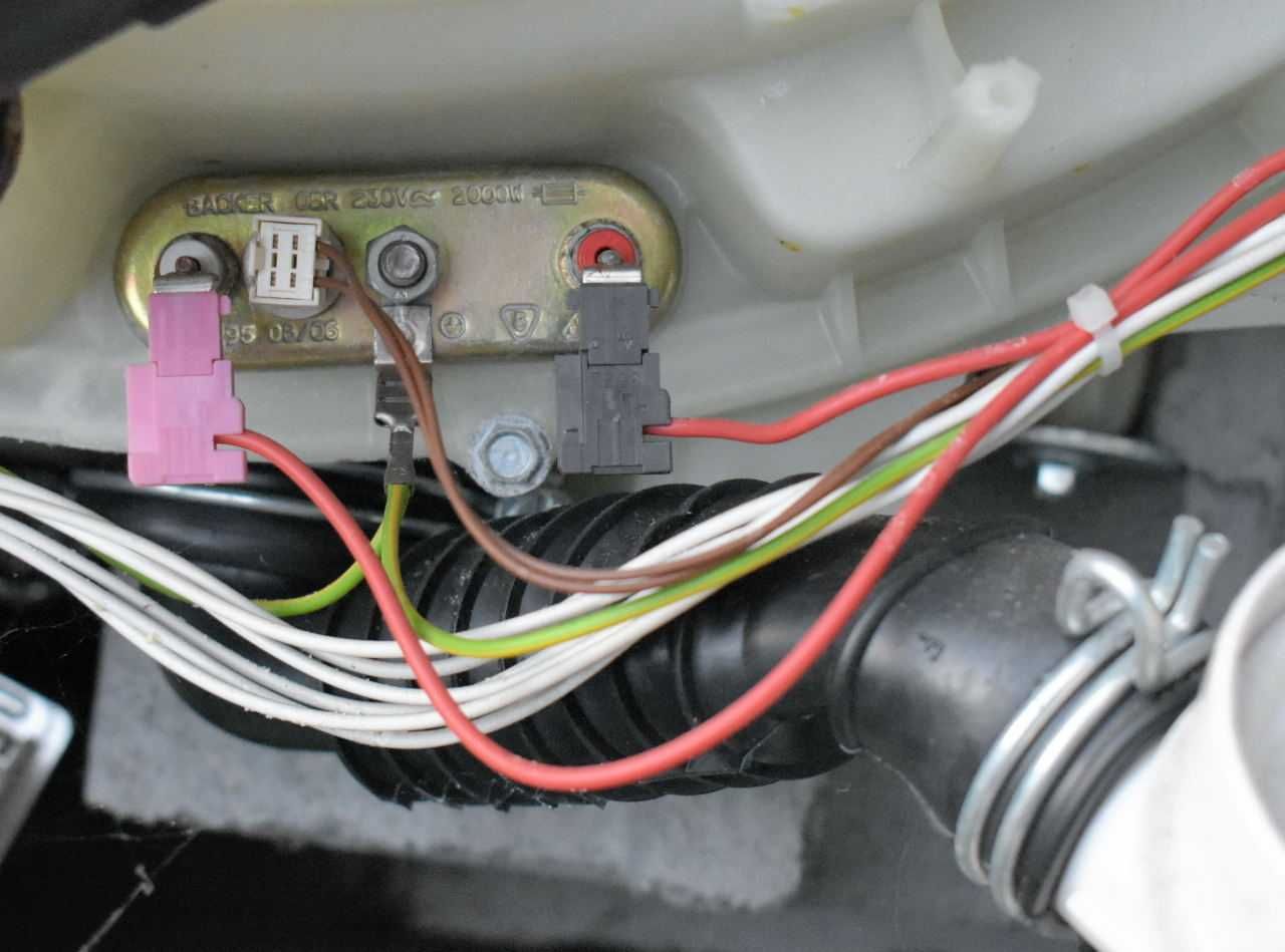 Pralka Amica Optima Digital 1200 uszkodzona mechanicznie