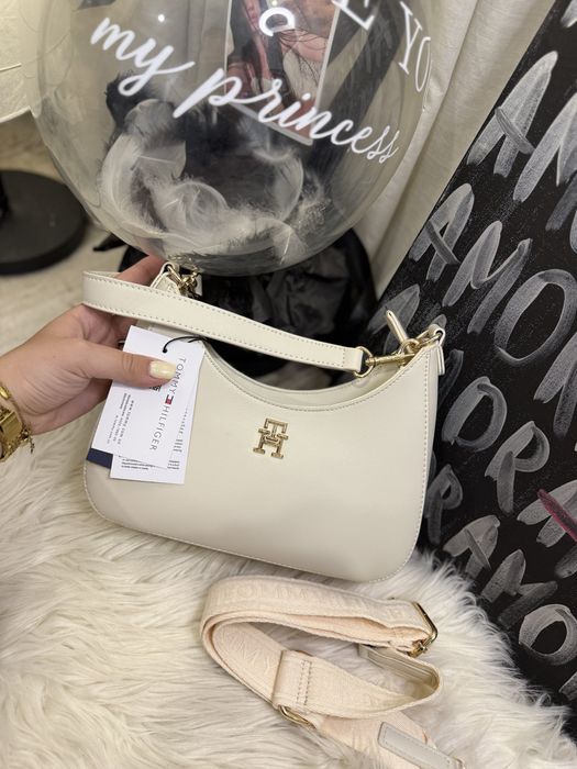 Сумка молочна Tommy Hilfiger з двома ремінцями