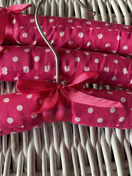 Conjunto 3 cabides p roupa de criança