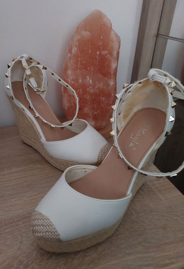 Białe espadryle na koturnie Kayla 39 (25cm)