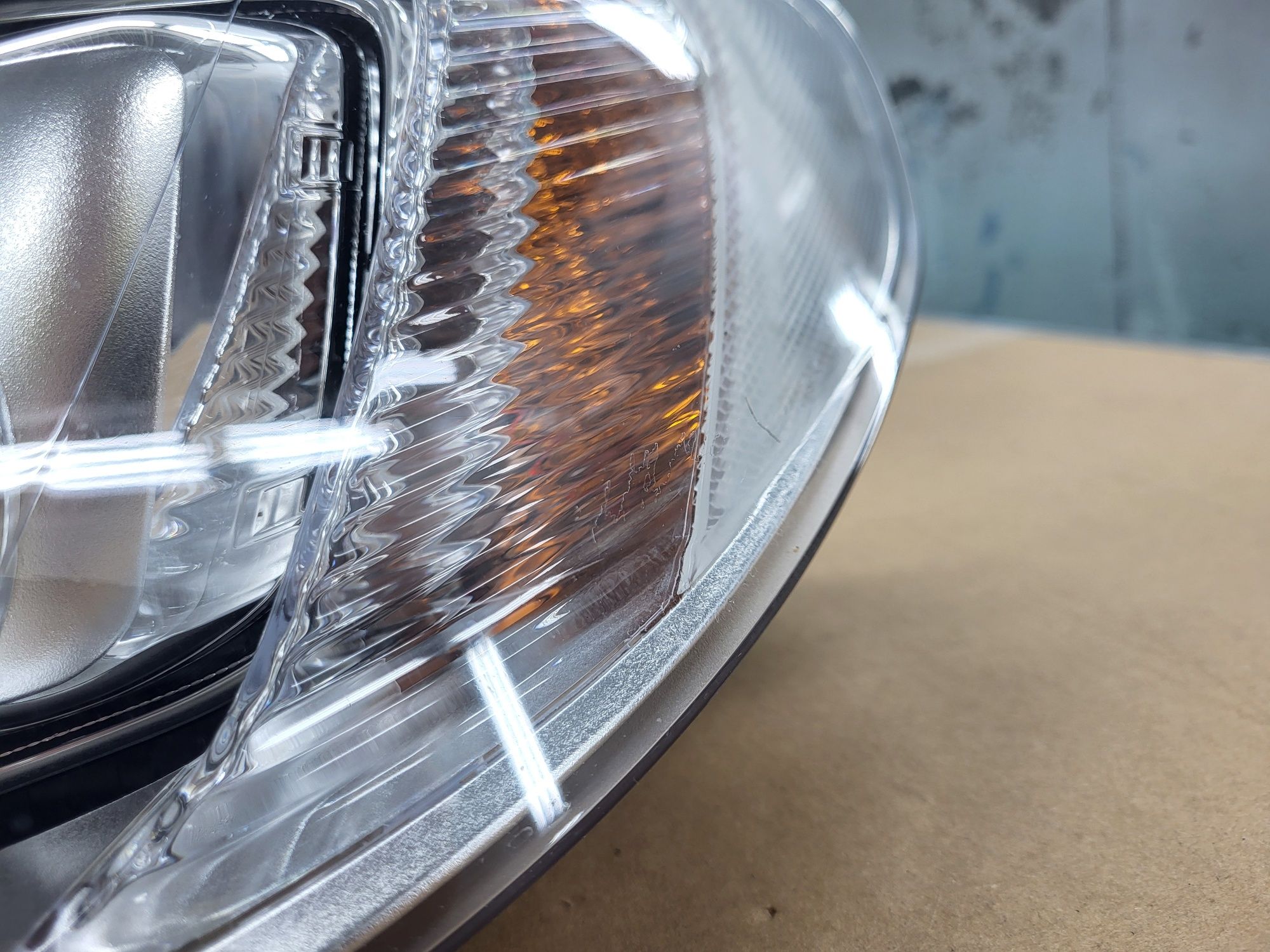 Volvo V70 III 2007 -2016 lampa lewa przednia OEM