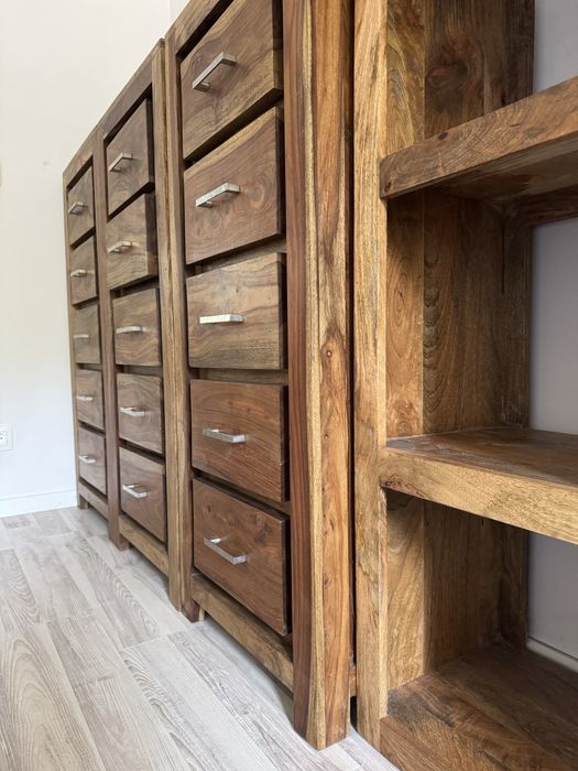 Komody, reagał i konsola