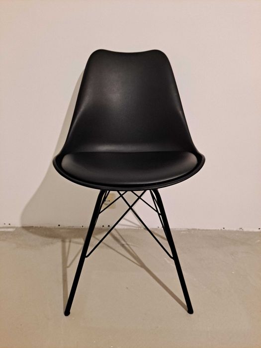 Czarne krzesło Jysk 10 szt.