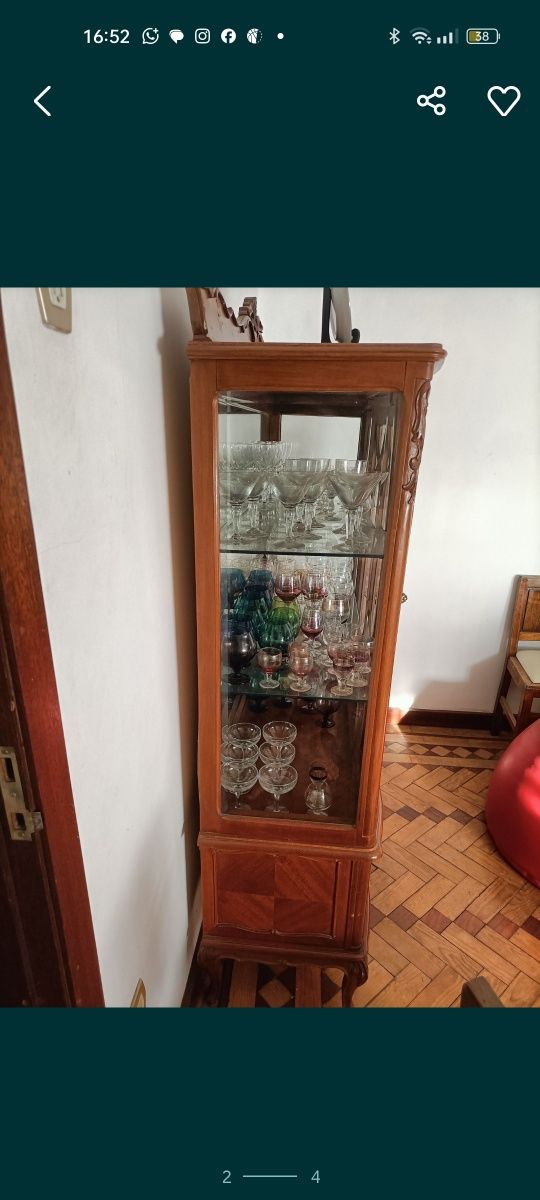 Móvel cristaleira vintage