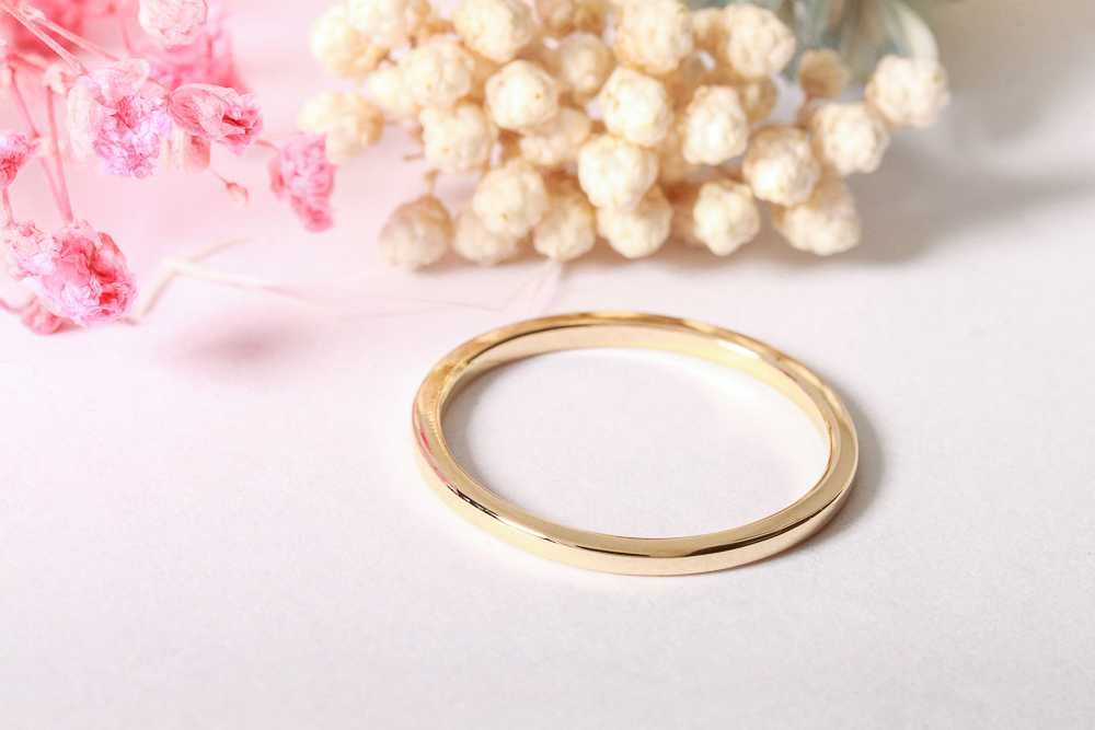 Тоненькое кольцо из желтого золота