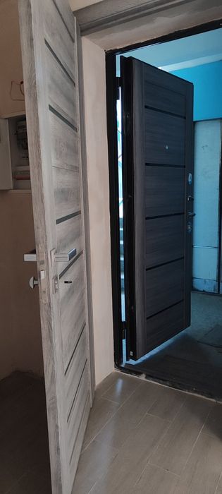 2 ком. квартира , Титова, Строителей, ремонт. 40000 $ vv