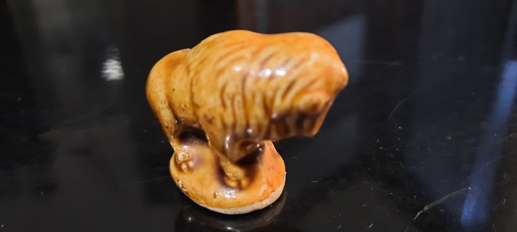 Żubr bizon figurka miniaturka ceramiczna