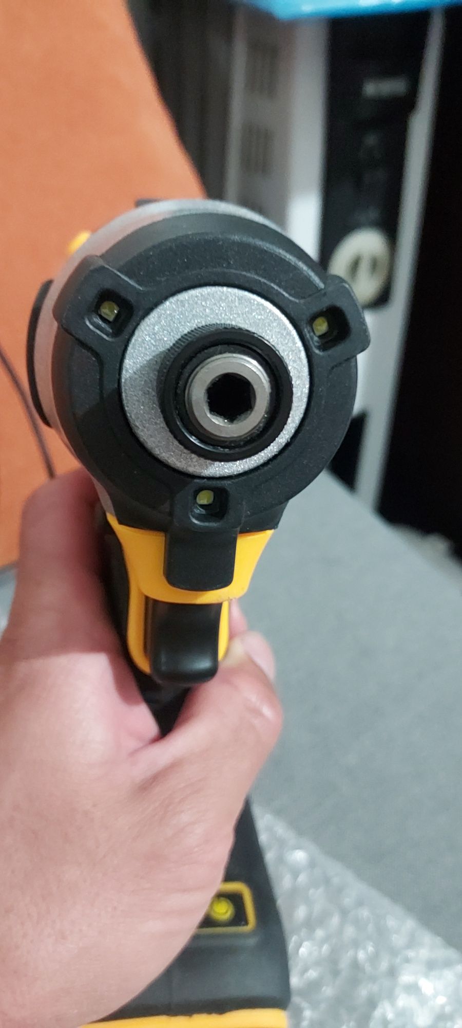 Aparafusadora DeWalt nova