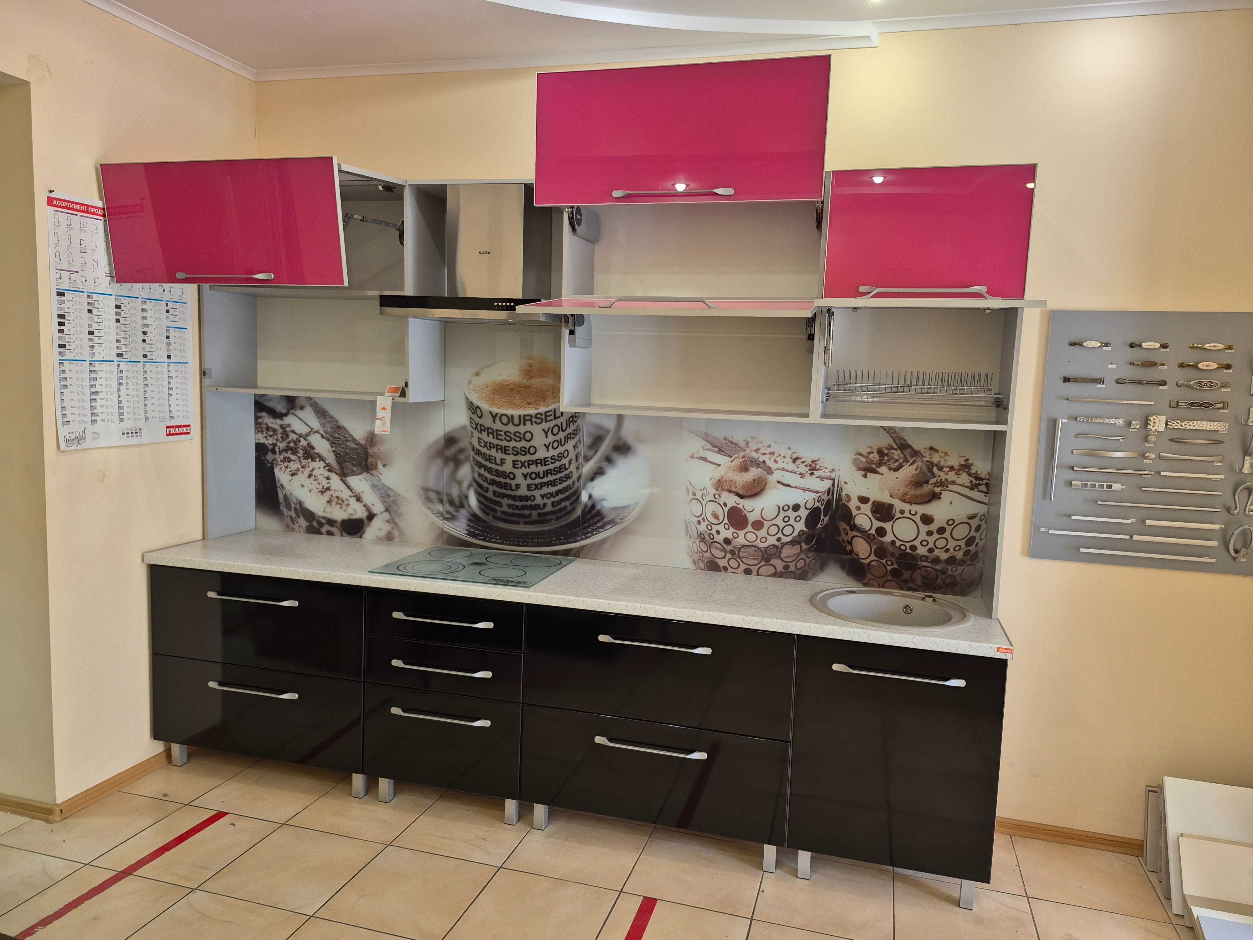Продам пряму кухню