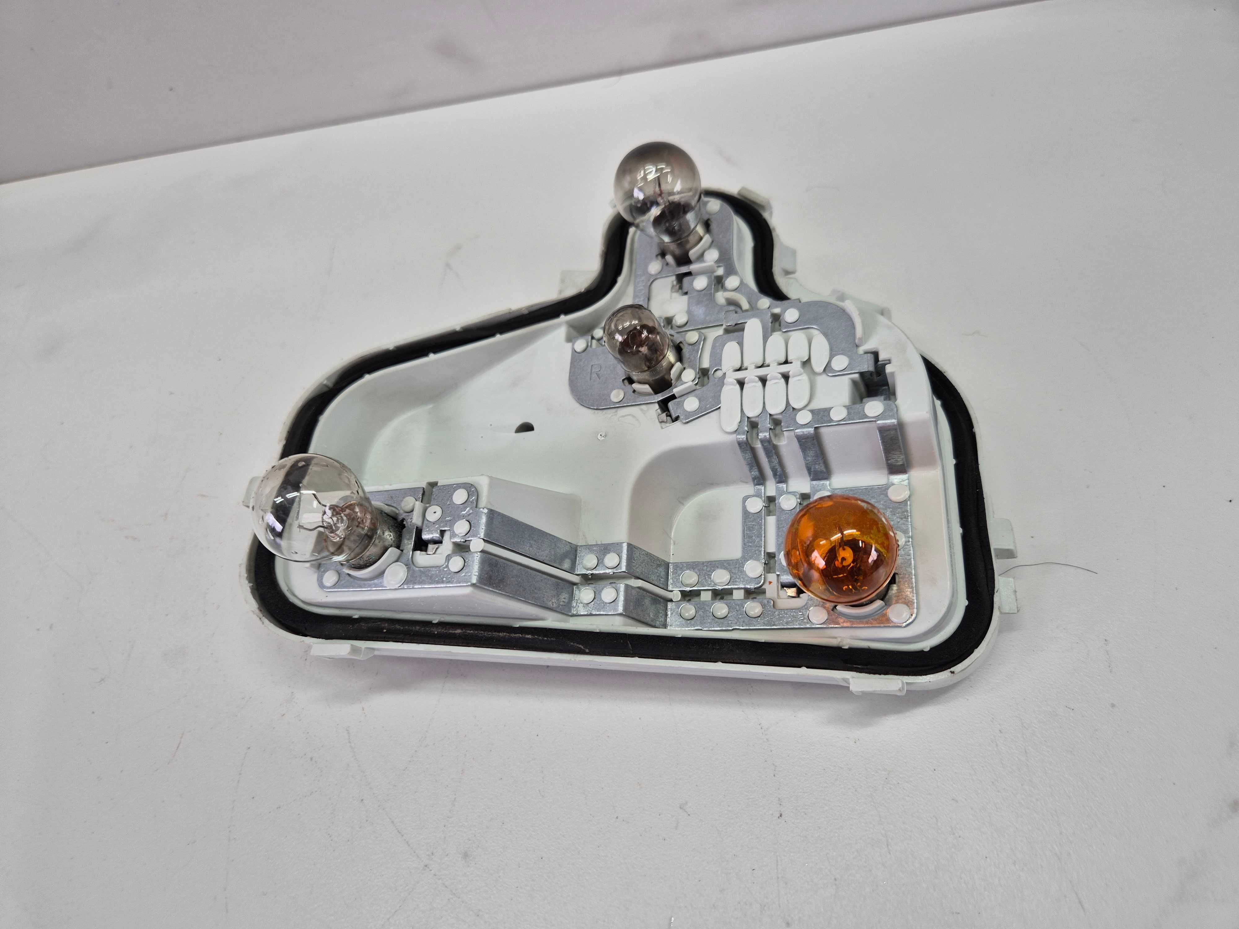 audi a3 8p 3 drzwi wkład lampy tylny prawy tył oprawa prawa
