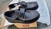 Sapatos Menino tamanho 34
