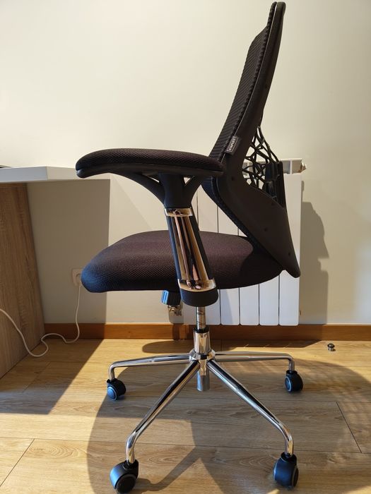 Cadeira Staples Ergonómica