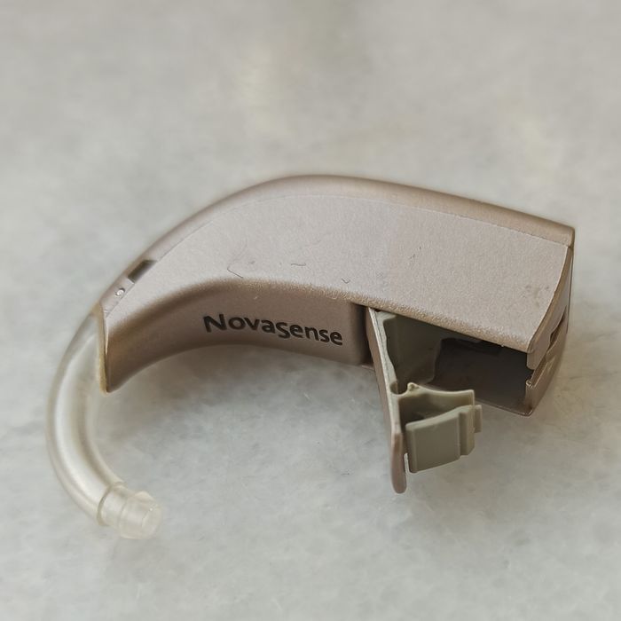 Zauszny aparat słuchowy Novasense Activ Pro - pełna dokumentacja
