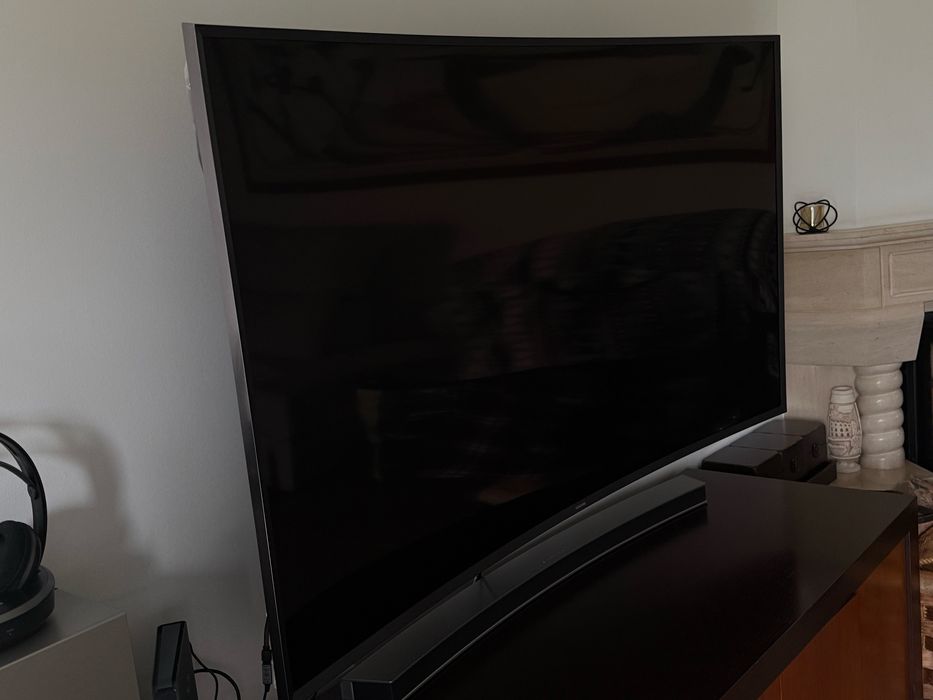 Samsung 65” Curva 4K UHD Smart TV (UE65JU7500T)