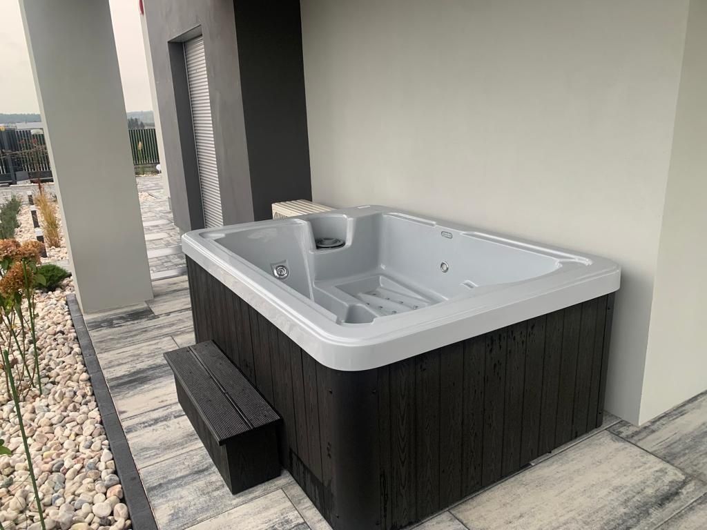 Jacuzzi SLIM 3 os. Całoroczne na taras balkon gorąca balia bania