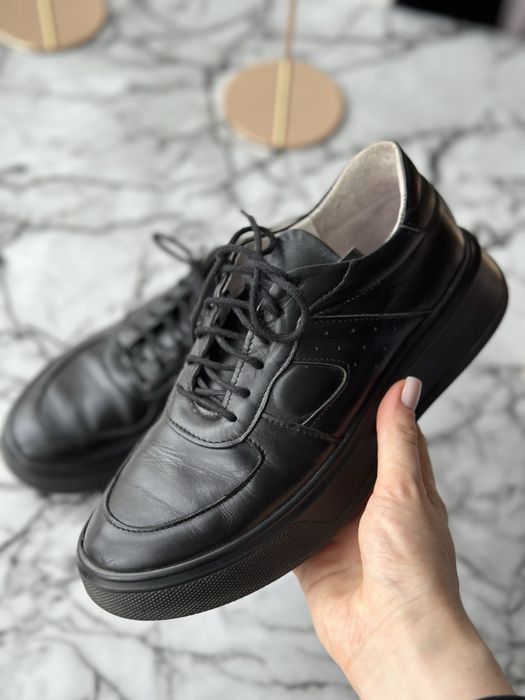 Шкіряні чорні кеди