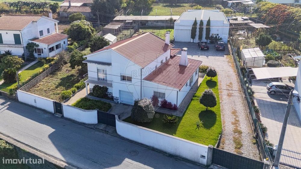 Moradia T4 para arrendamento