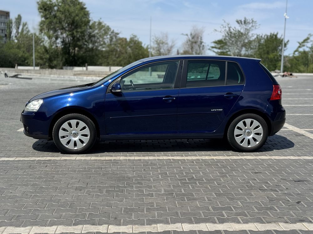 Продам Volkswagen Golf V MPI
