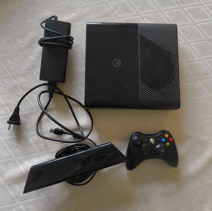 Xbox 360 e, Kinect, pad, 10 gier