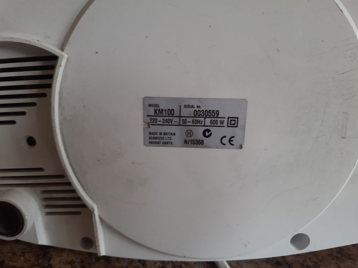 Продаю кухонний комбай Kenwood Cuisine KM 100