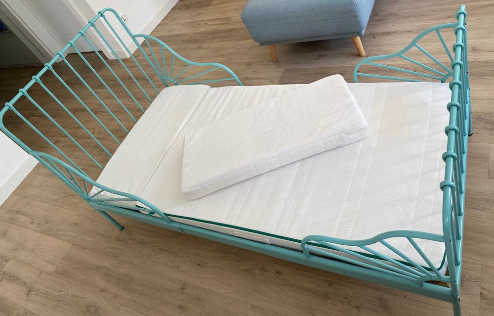Łóżko o regulowanej długości ze stelażem i materacem  - Ikea Minnen