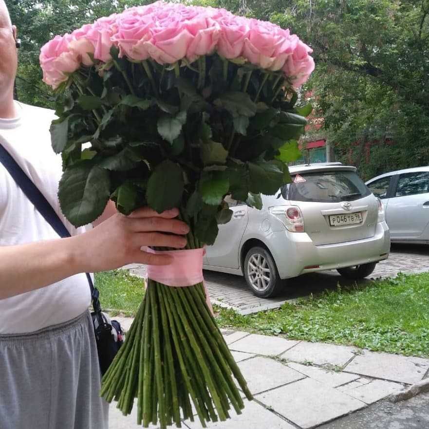 Букет 51 розовая роза. Комплимент любимой, маме. Доставка цветов