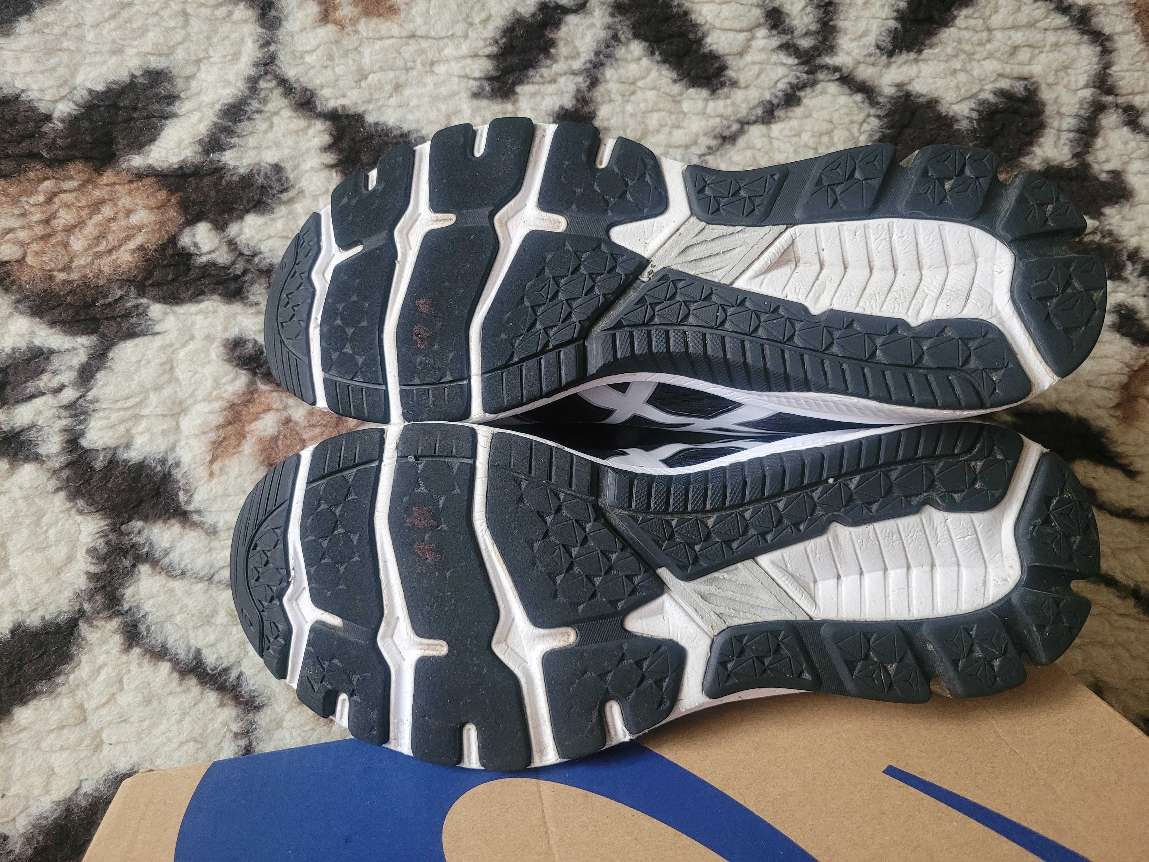 Mega sportowe buty do biegania Asics Xpress 2 wkł.28 cm
