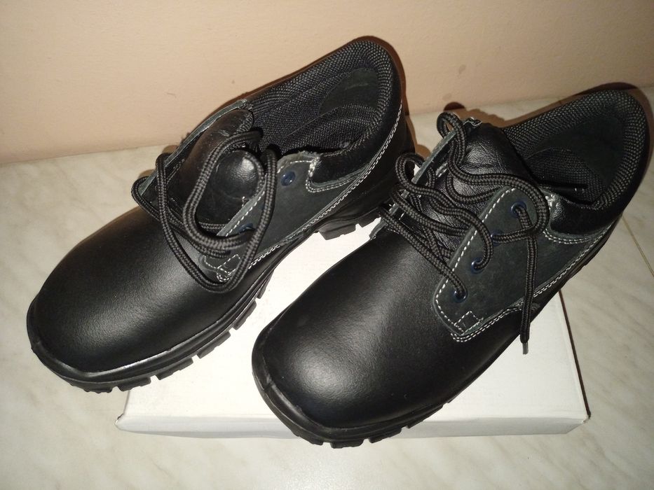 Buty robocze Uvex S2 obuwie ochronne 43