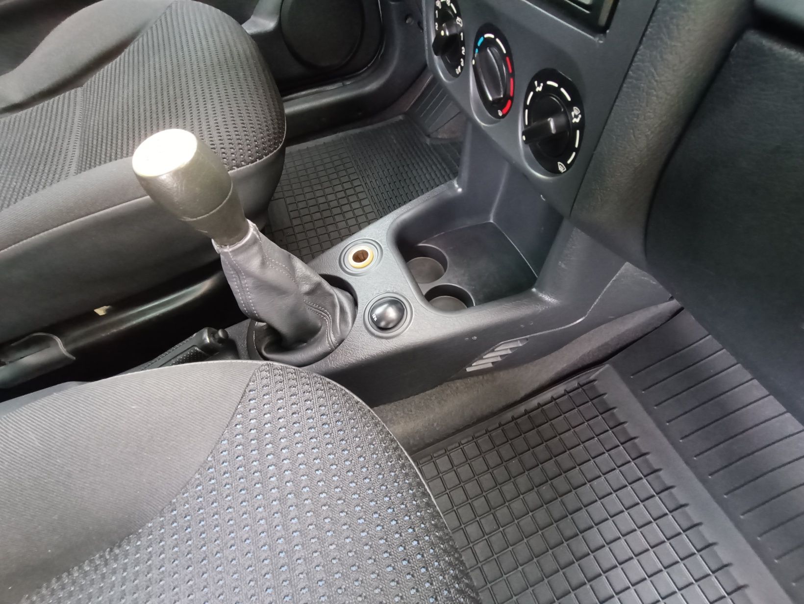 Detaling i czyszczenie pojazdów