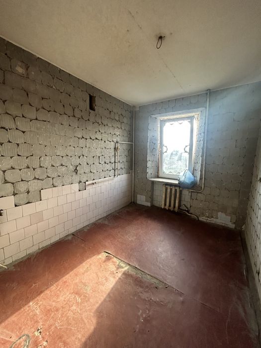 Продам 2-х кімнатну квартиру, мікрор-н Жовтневий (навпроти АТБ)