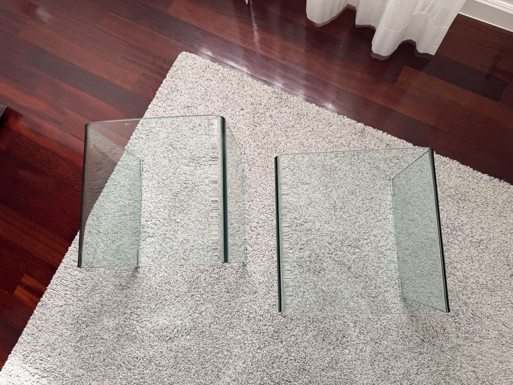 Mesas de apoio em vidro