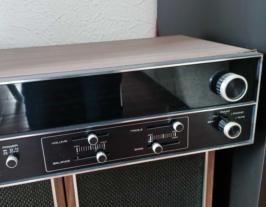 Rádio com Leitor de Cartuchos e Colunas