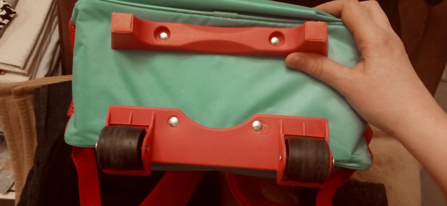 Plecak - walizka na kółkach motyw Koń, różowo zielony
