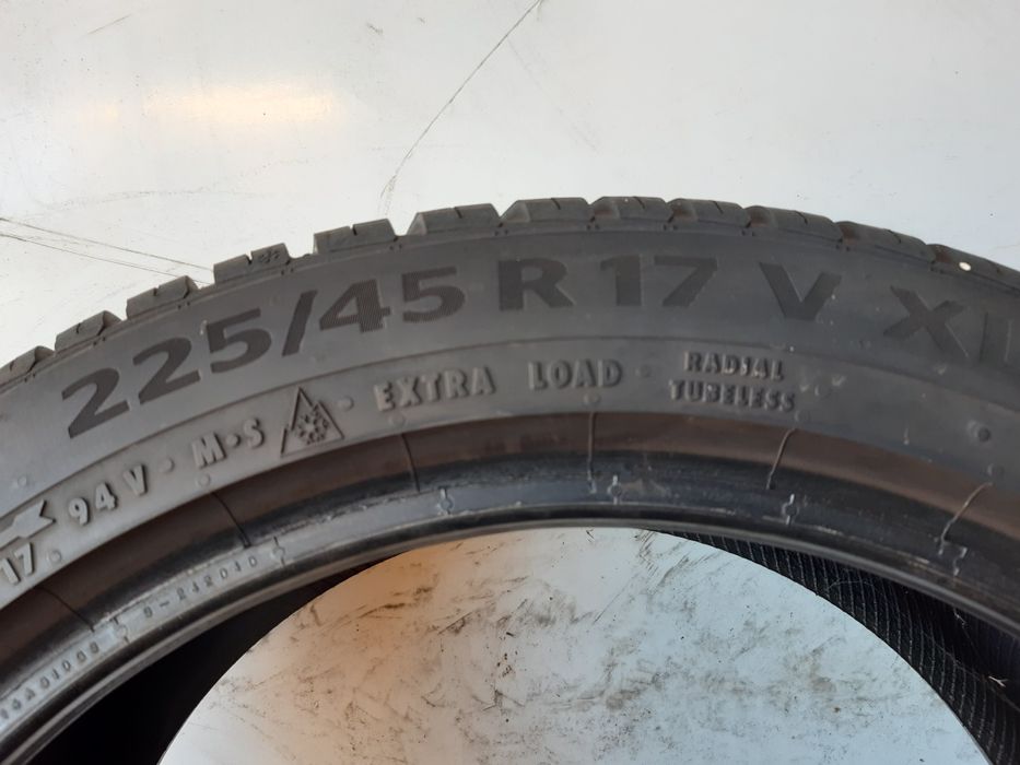 Całoroczne 225/45R17 Continental Montaż