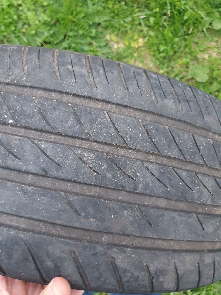 Vendo pneus novos