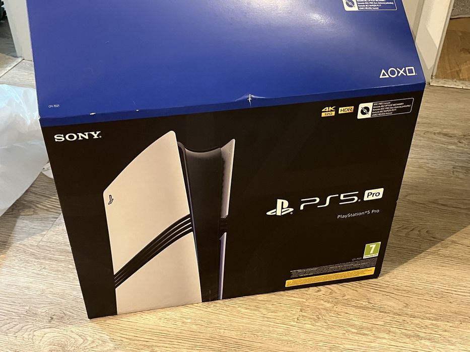 Konsola PS5 Pro prawie nieużywana