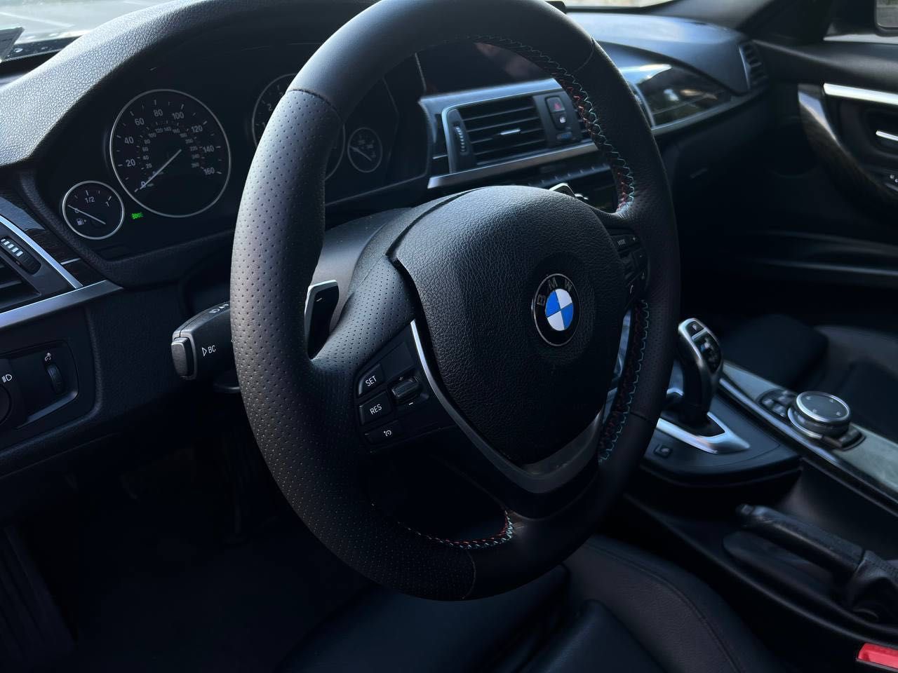 BMW 330 2016 2.0 бензин