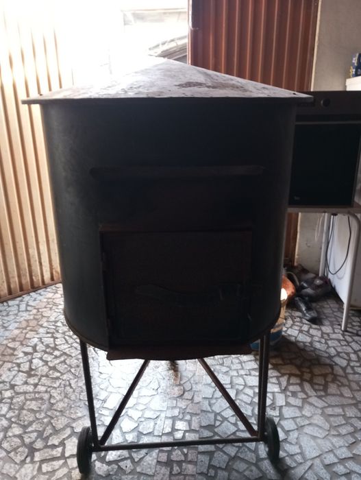 Vendo forno a lenha fácil de deslocar