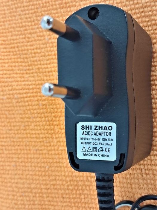 Прибор для массажа и чистки кожи лица Beurer FC 52