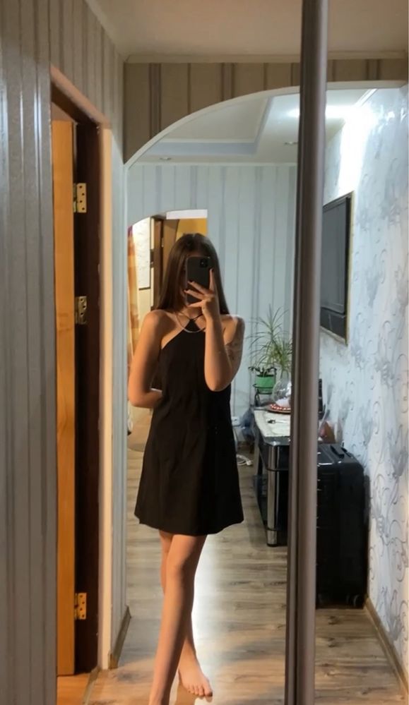 Платье черное