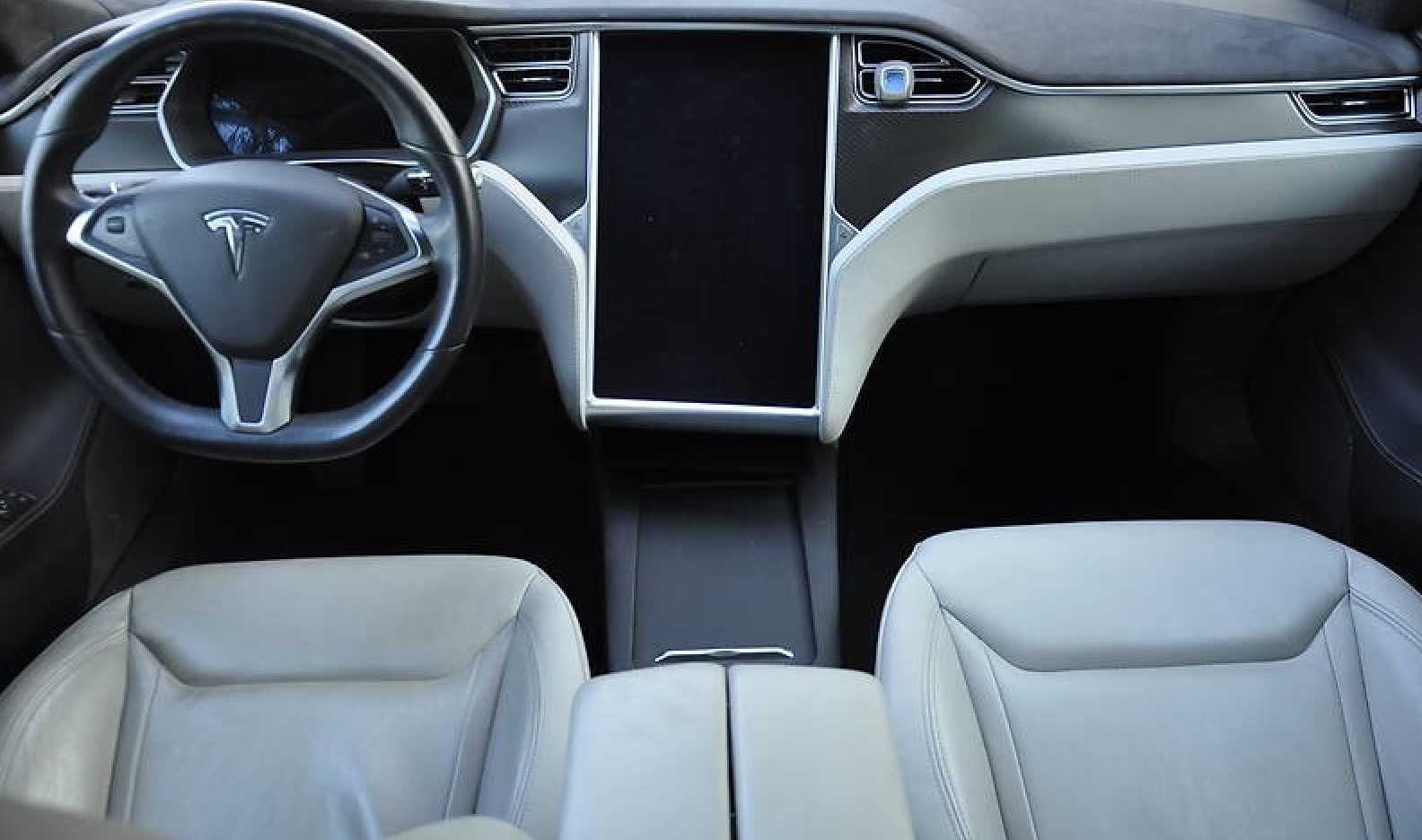 Tesla Model S 2016 90d -