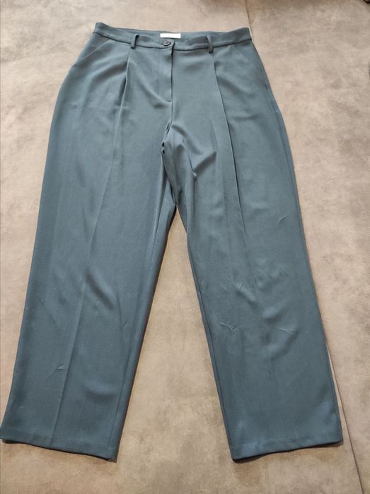 Стильні жіночі брюки класичні