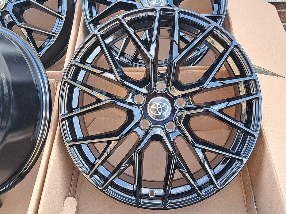Alufelgi TOYOTA 18 5x114 Auris Corolla Avensis Yaris Cross RAV CA20 BL