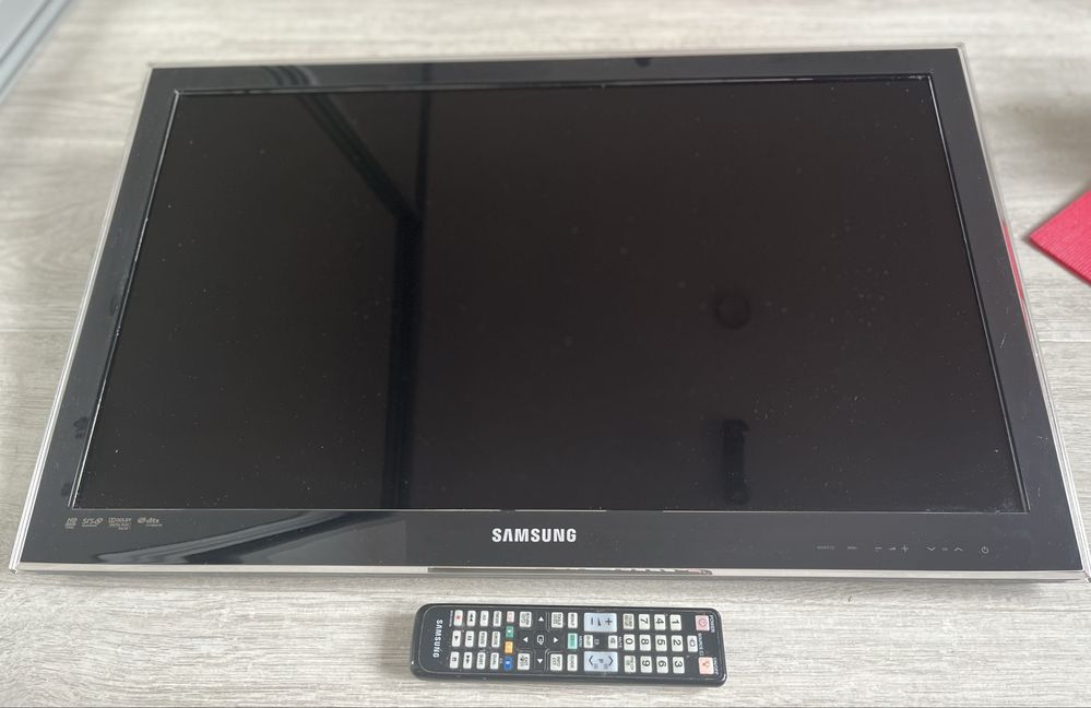 Telewizor Samsung model UE32C6000