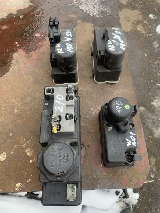 Продам компресор центральных замков мерседес 124 - 190 W 201 W 210