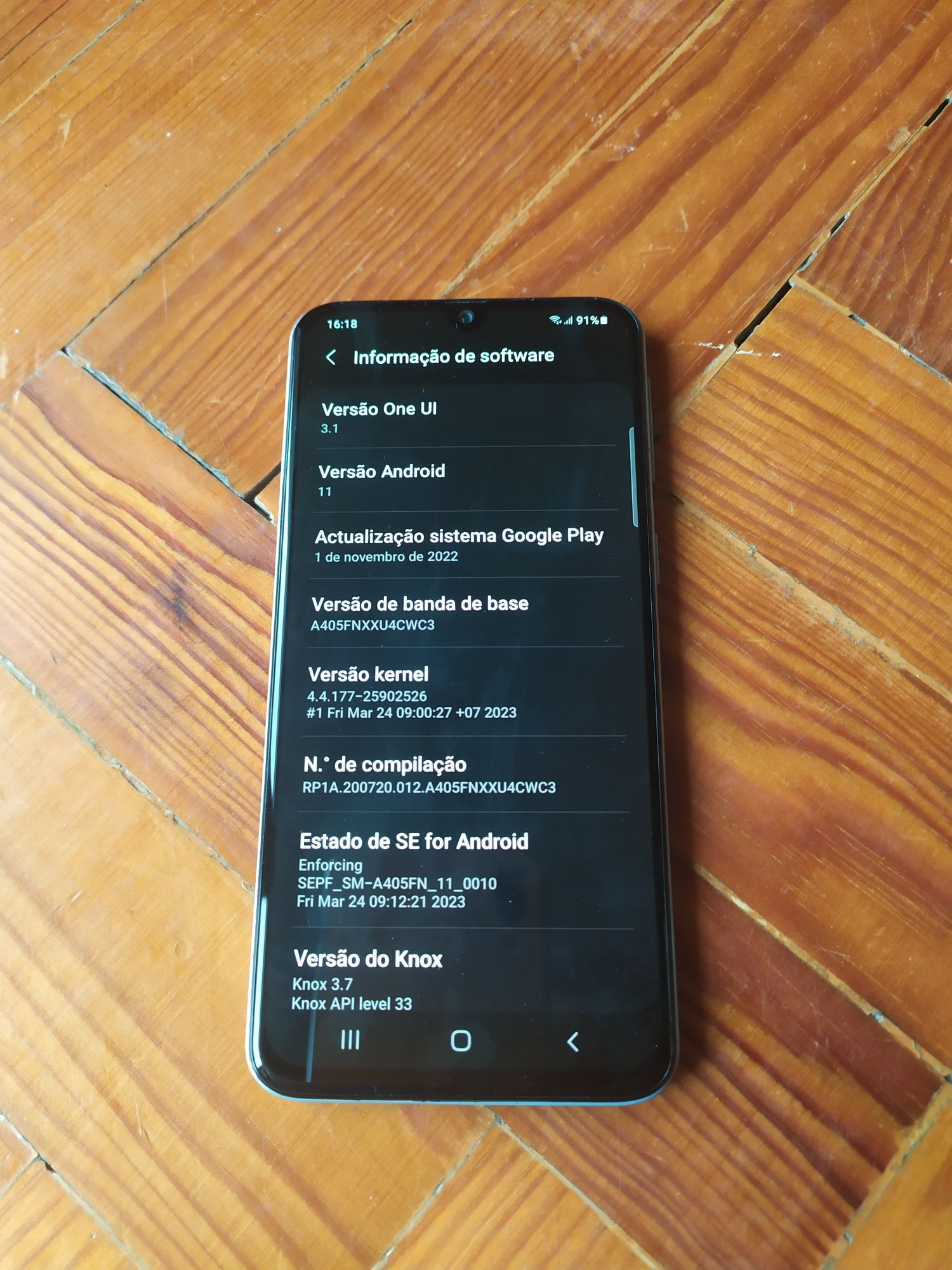 Samsung Galaxy A40 branco