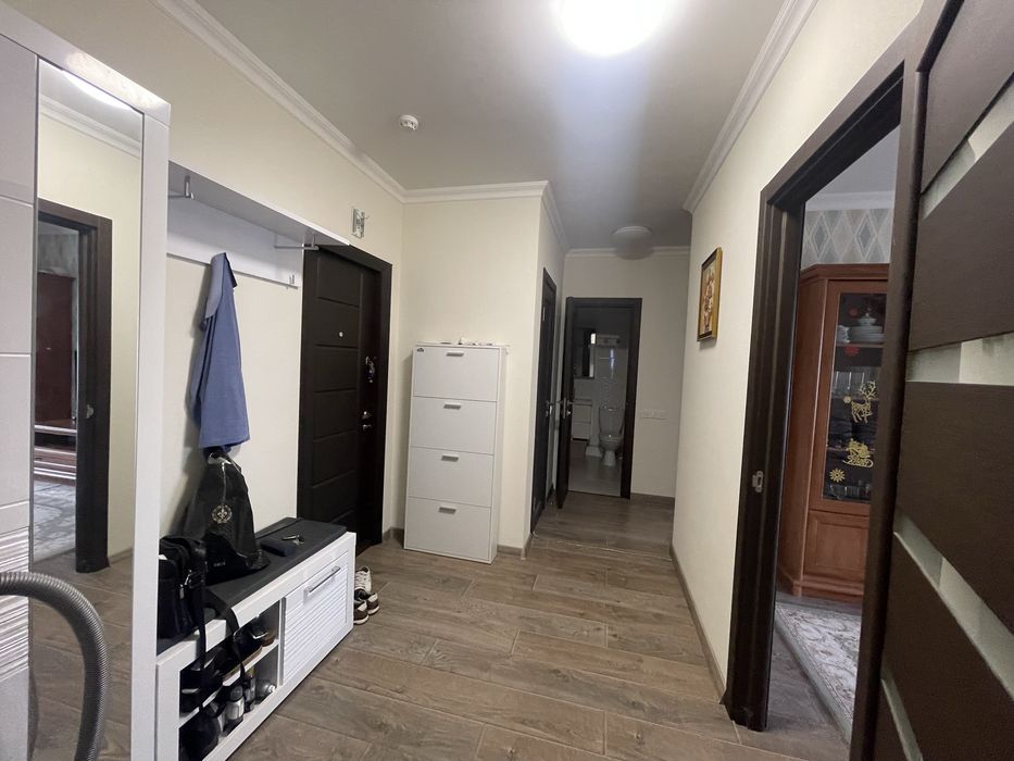 Продаж 3 кім.кв., вул.Гмирі 18, метро 7 хв.