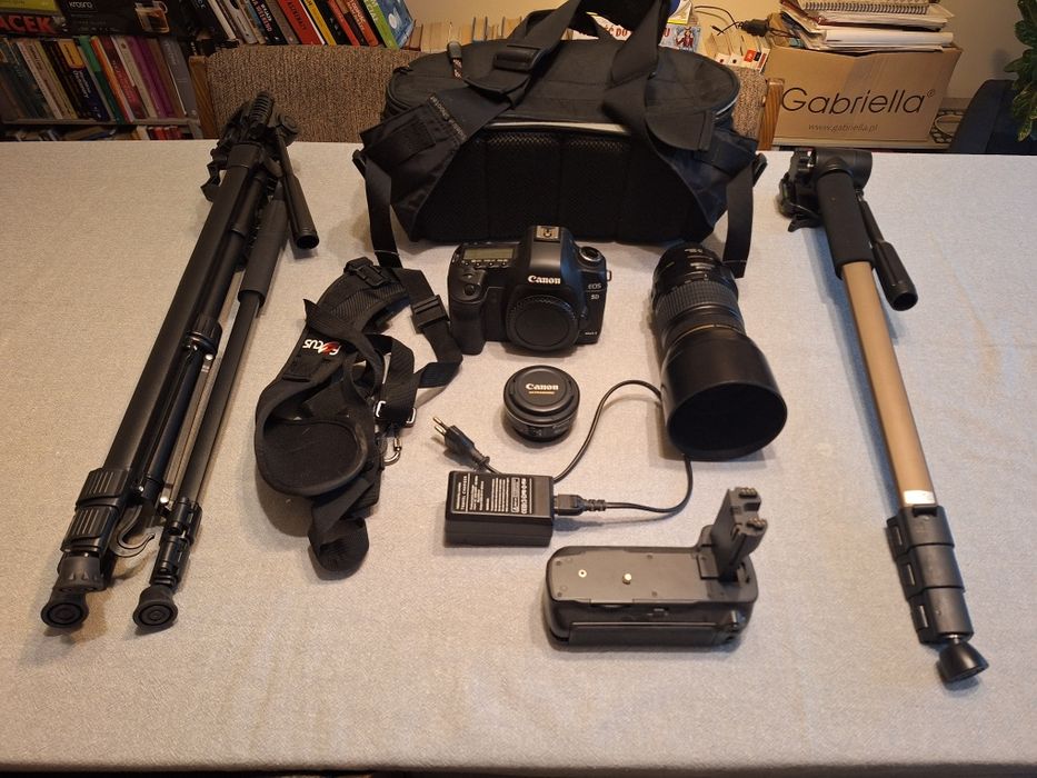 Canon EOS 5D Mk II pełnoklatkowa cyfrówka + osprzęt