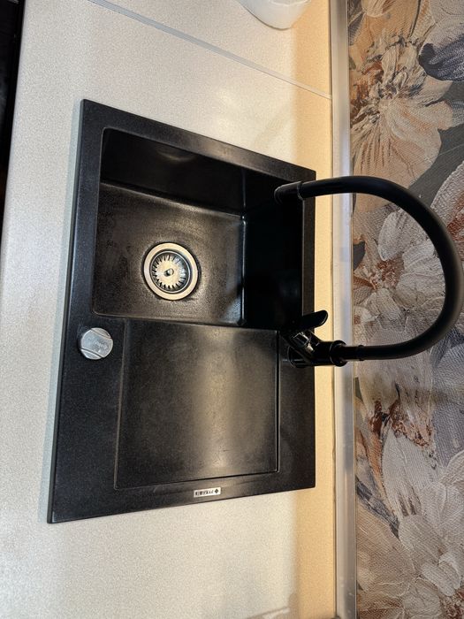 Zlew kuchenny wraz z syfonem